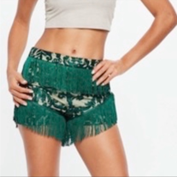 New NWT Missguided SZ 6 Green Lace Tiered Tassel Shorts - Picture 1 of 8